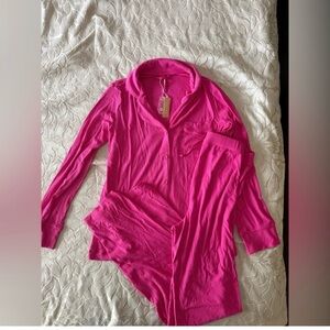 Skims Vibrant Pink Pajama Set. Super soft and beautiful